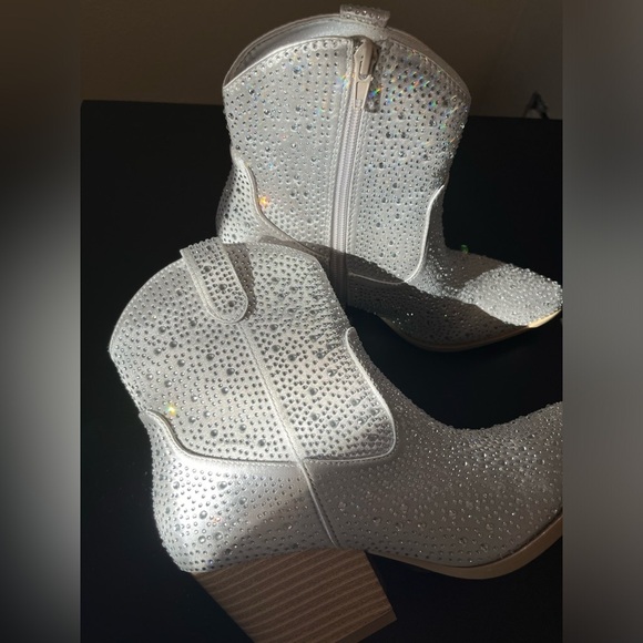 Silver Sparkle Leslie Rhinestones Western Boots NIB - Picture 4 of 16